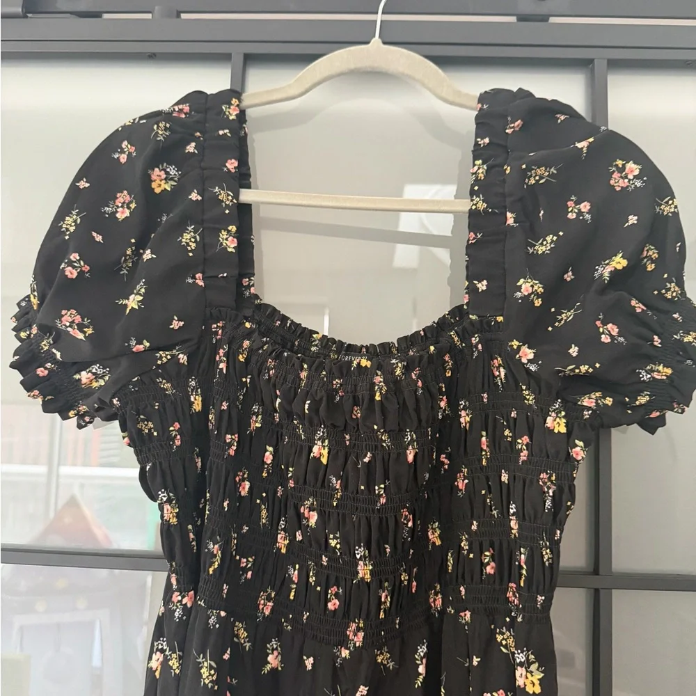 Forever 21 Black Floral Smocked Maxi Dress - Picture 2 of 4